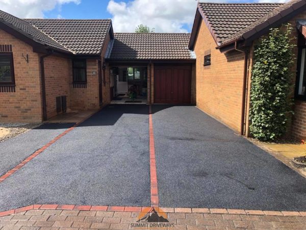 Our workers laying a driveway in Bulkington