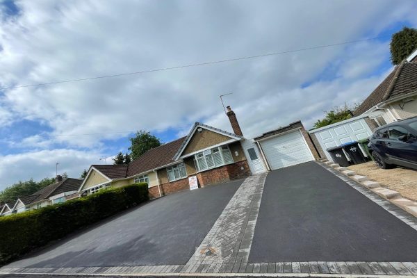 Our workers laying a driveway in Long Itchington