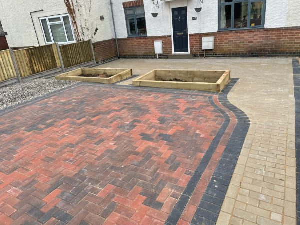 Our workers paving a driveway in Bidford-on-Avon