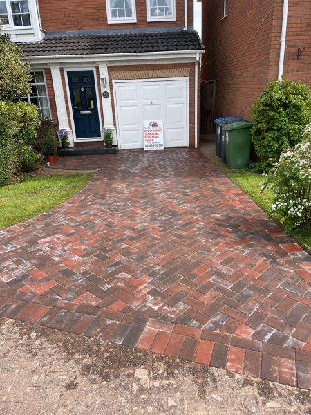 Our workers paving a driveway in Dunchurch