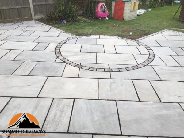 fitting a new patio in Attleborough, Warwickshire, CV11 4JR