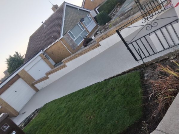 Installation of a resin driveway in Alcester, Warwickshire, B49 6AU