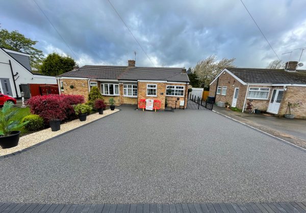 Installation of a resin driveway in Bedworth, Warwickshire, CV12 8NR