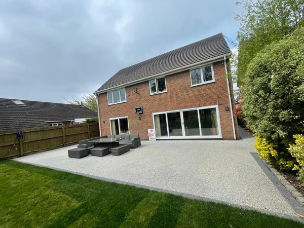 Installation of a resin driveway in Bidford-on-Avon, Warwickshire, B50 4FH