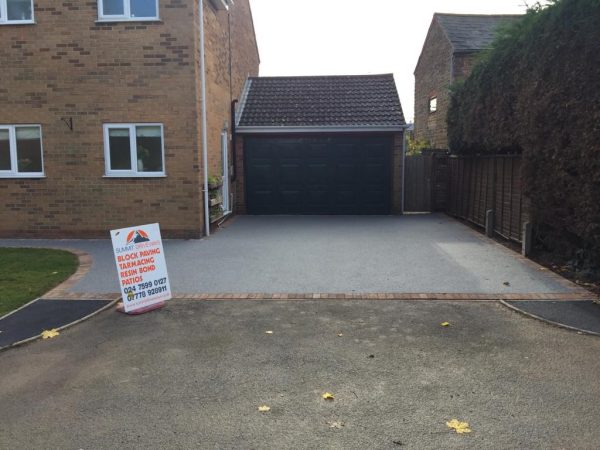 Resin Bound Driveway With New Turf Lawn In Crick (6)