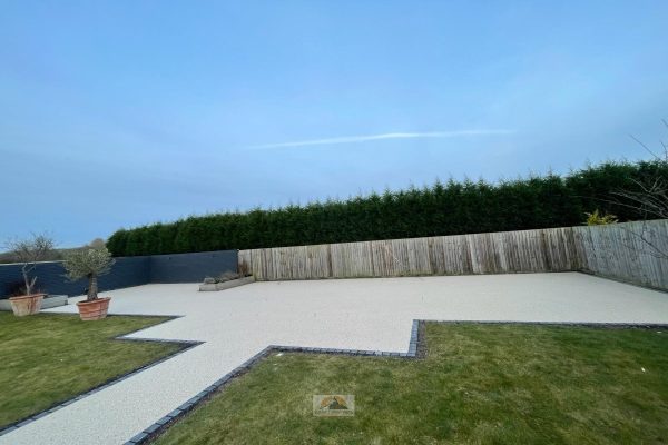 Resin Bound Patio With Concrete Base (7)