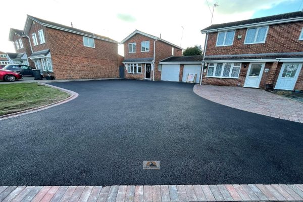 Shared Tarmac Driveway With Brindle Border In Warwick (5)